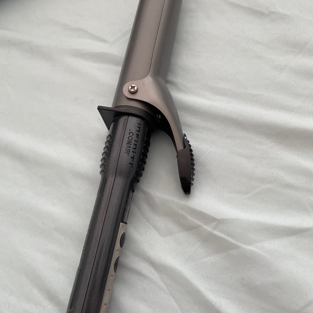 Con air curling iron